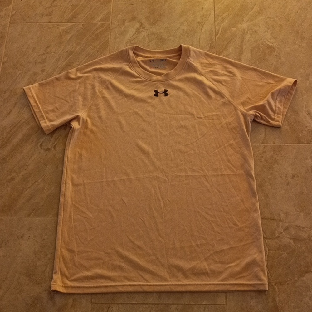 Under armor beige t-shirt size small